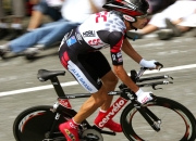 游戏试玩模拟器-绿茵场上的猛龙，英超争冠焦点战中的压制与反制哲学