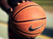 开云棋牌APP-马克西如入无人之境！深圳队防线崩盘，新疆队主场大捷