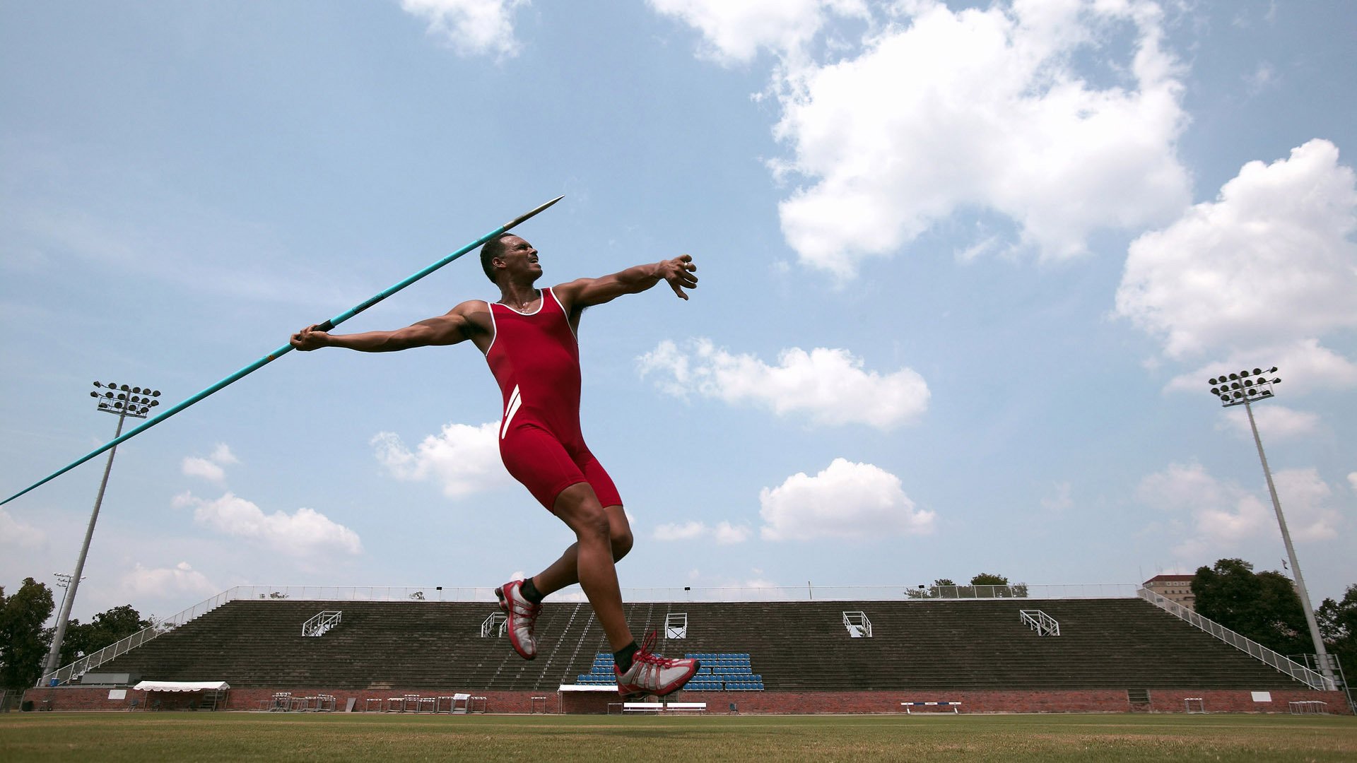 加勒比风暴席卷法兰西，苏亚雷斯一锤定音，牙买加历史性争冠战掀翻法国